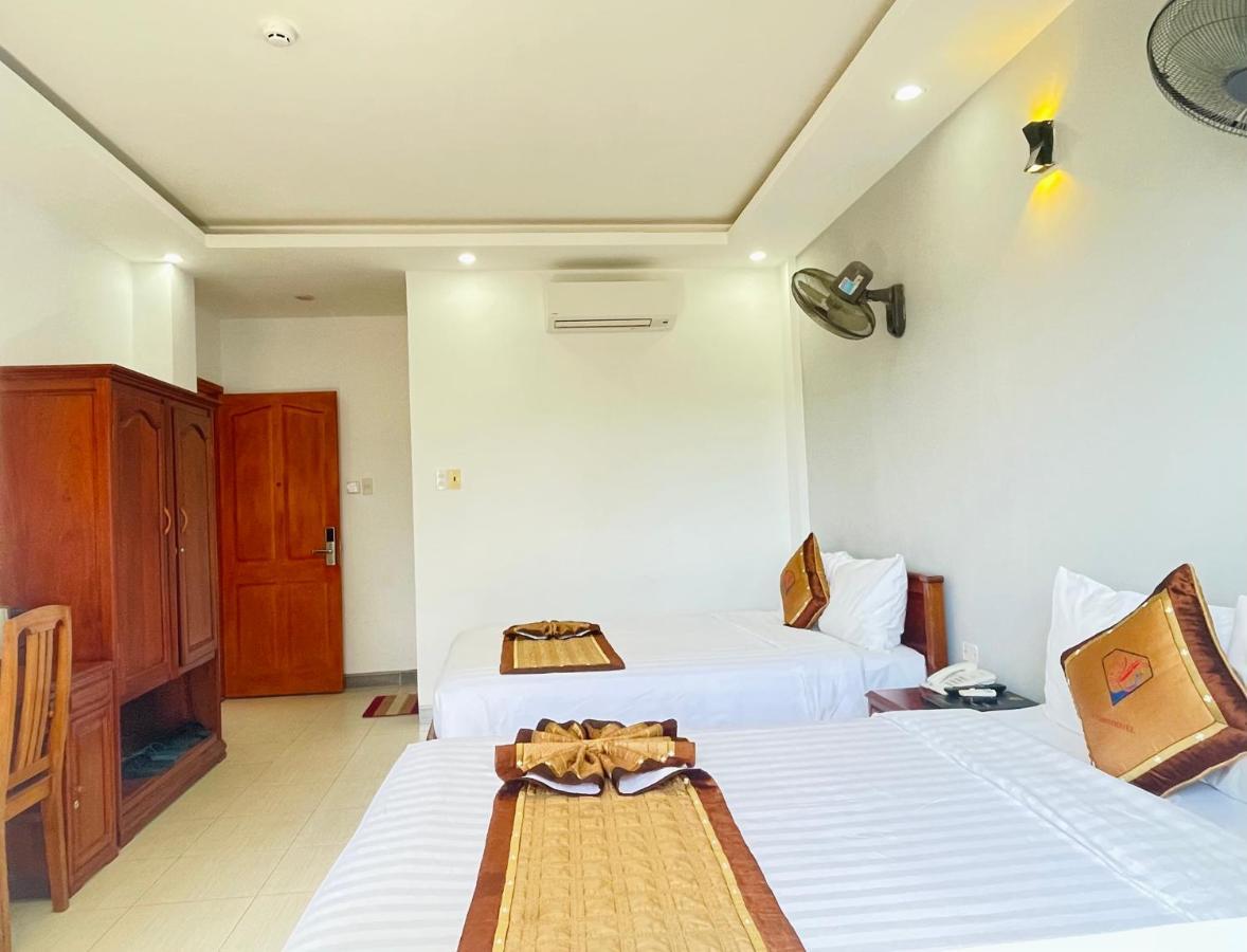 Y Linh Hotel Куинён Экстерьер фото